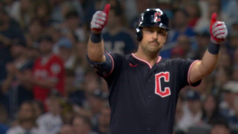 Nathaniel-Lowe-pega-hit-remolcador-en-la-6ta-1910