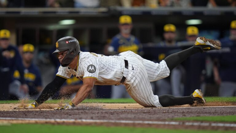 Xander-Bogaerts-anota-por-un-error-de-tiro-06102