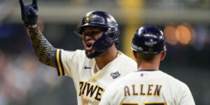 noticia-mlb-Cerveceros-atacan-temprano-y-resisten-para-llevars