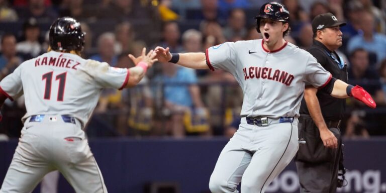 noticia-mlb-Guardianes-mantienen-viva-la-magia-y-golpean-prime
