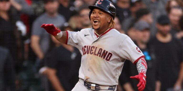 noticia-mlb-J-Ram-exhibe-todas-sus-herramientas-y-los-Guardian