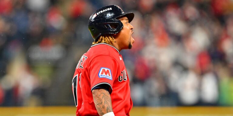noticia-mlb-Jose-Ramirez-empata-un-record-al-embasarse-en-16-j
