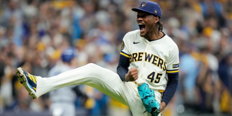noticia-mlb-Lara-y-dominante-bullpen-ayudan-a-Cerveceros-a-lle