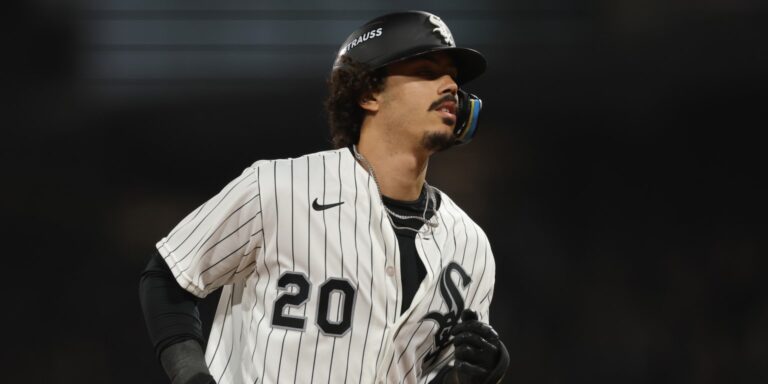 noticia-mlb-Miguel-Vargas-paso-de-contemplar-el-retiro-a-ser-u