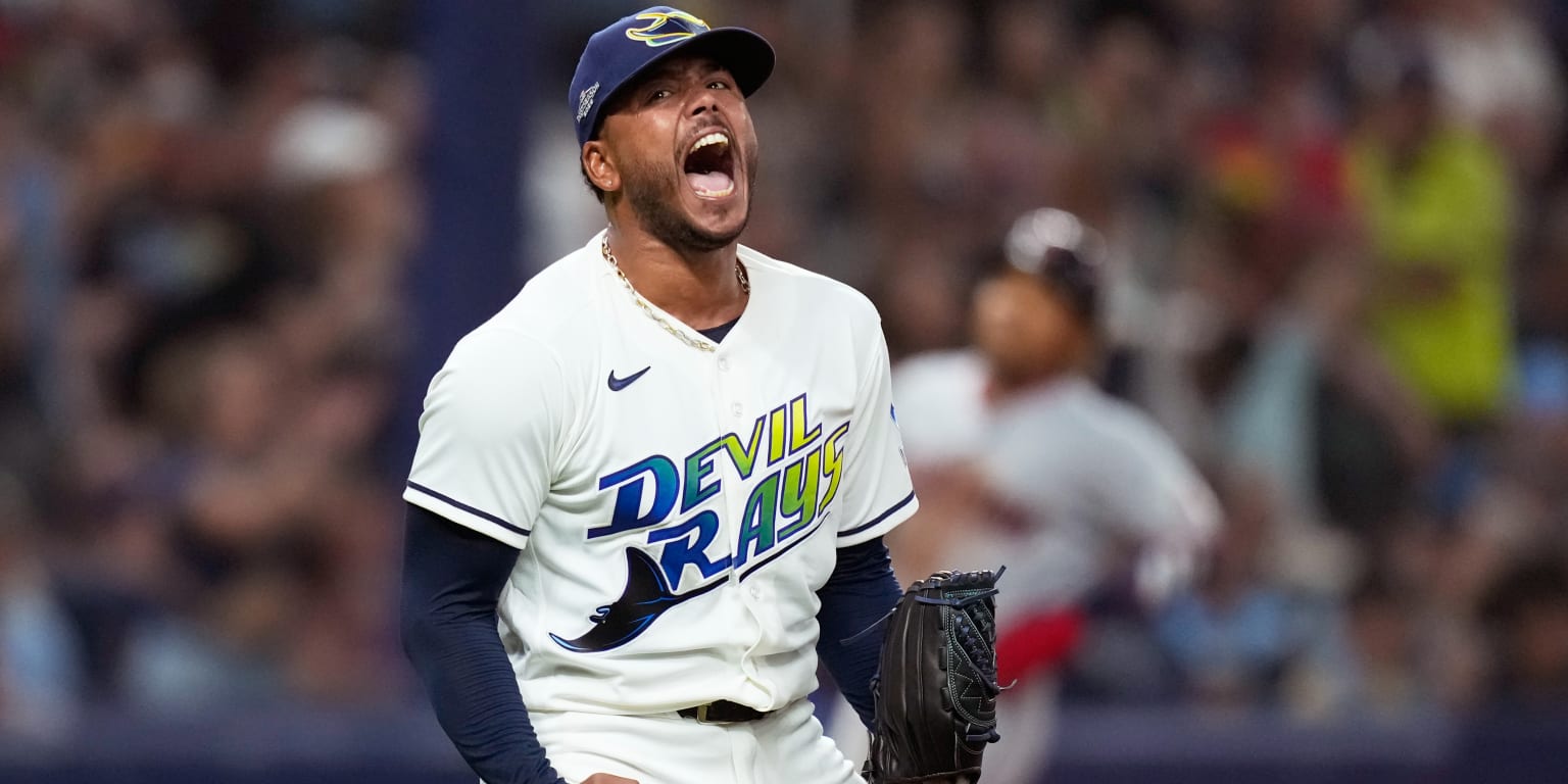noticia-mlb-Peralta-hace-gala-de-su-potente-recta-y-domina-con