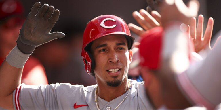 noticia-mlb-Rojos-evitan-el-arbitraje-con-Oswaldo-Cabrera-y-ac-1