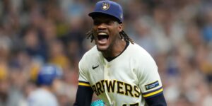 noticia-mlb-Uribe-es-un-monstruo-El-bullpen-de-Cerveceros-f