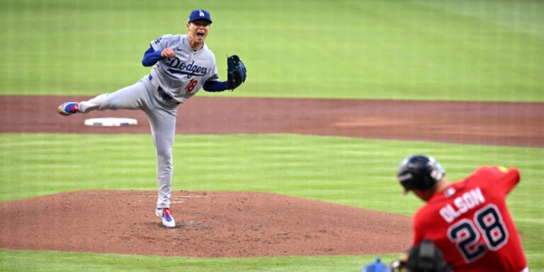 noticia-mlb-Yamamoto-10-K-brilla-y-deja-a-los-Dodgers-a-un-t